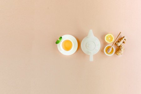Tisane limone e zenzero, una bevanda salutare per il benessere quotidiano